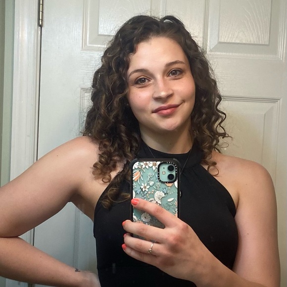 Meet your Posher, Carissa - Picture 5 of 5